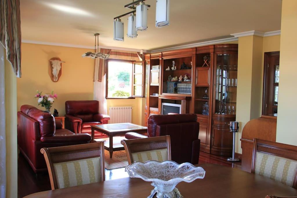 Villa Marta Сантилана дел Мар Екстериор снимка